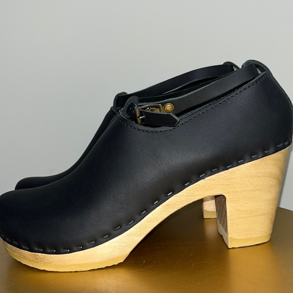 No. 6 Classic Halo Strap Black Leather Wooden Platform Clogs EUR 39 NEW